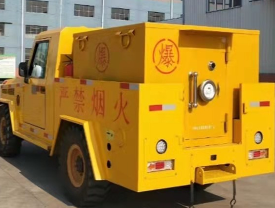 南口街道凯龙爆破器材运输车：保障爆破任务的安全运行